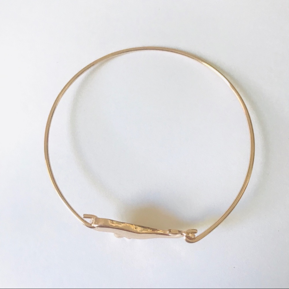 Charming Gold Whale Bracelet! - Picture 3 of 3